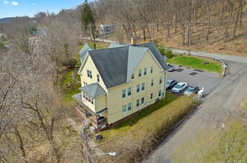 2 Clinton Pl, Wallingford CT  06492-3018 exterior