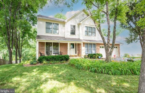8138 Tall Timber Dr, Gainesville, VA 20155-1746