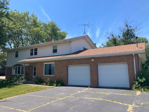 9012 Colfax St, Crown Point, IN 46307-8851