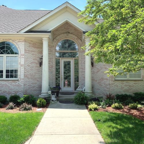 170 Los Lagos Dr, Hanover Park, IL 60108-3046