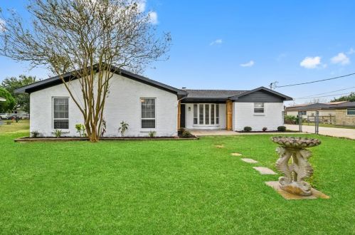 11122 Sunset Ridge St, Morgans Point, TX 77571-9374