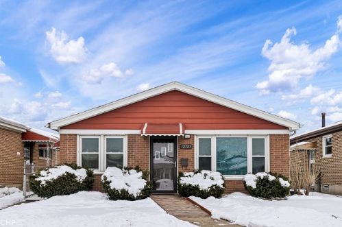 12725 Saginaw Ave, Chicago, IL 60633-1751