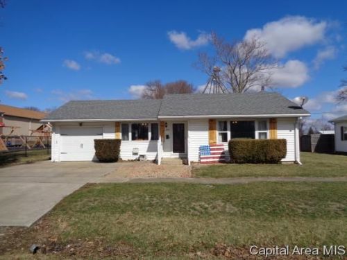 249 State St, Waverly, IL 62692-1059