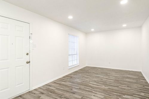 5020 Cloyce Ct, Fort Worth TX  76180-6945 exterior