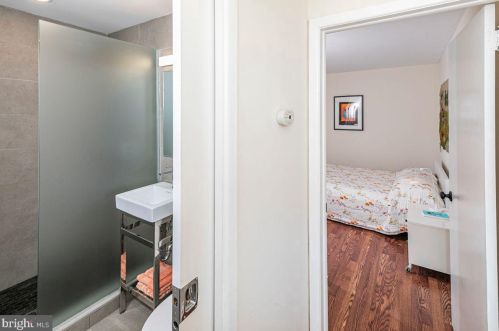 15 Robert Rd, Princeton NJ  08540-5332 exterior