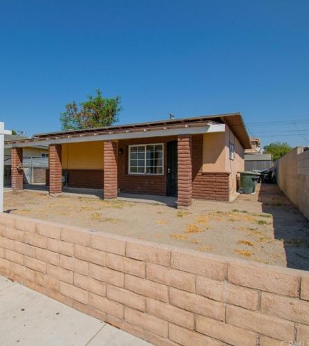 251 Pleasant View Ave, Colton, CA 92324-1452