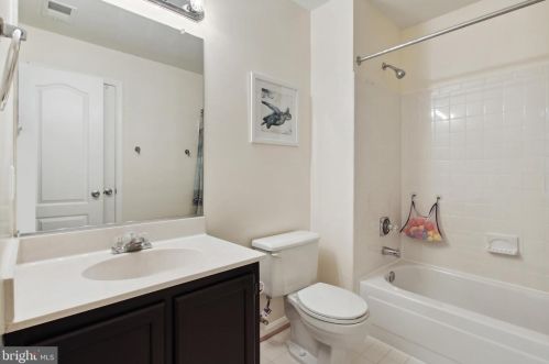 3305 Sea Prt Way, Silver Spring MD 20902-2200 exterior