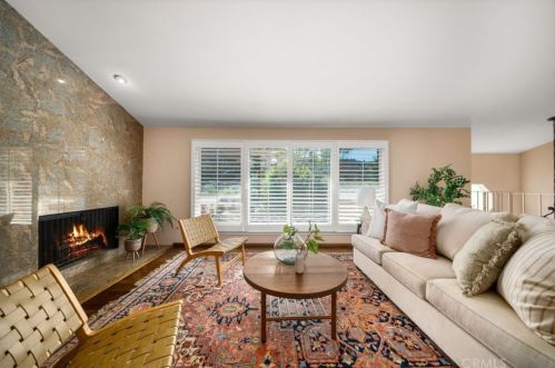 2921 Graceland Way, Glendale CA 91206-1332 exterior