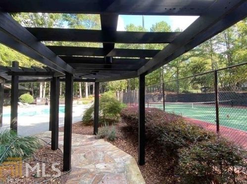 1702 Cumberland Ct, Smyrna GA  30080-8660 exterior