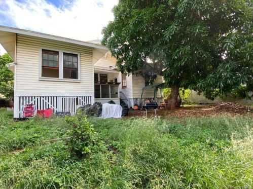 1142 8th Ave, Honolulu HI  96816-2402 exterior