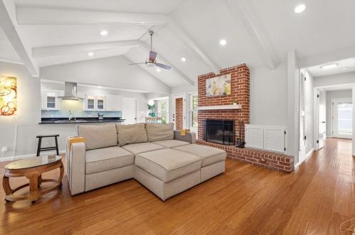 2608 Dunbarton Dr, Austin TX  78723-2233 exterior