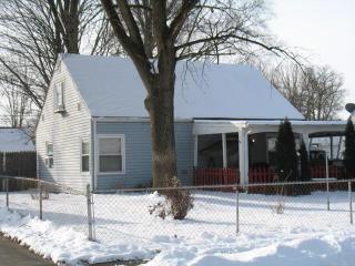 5057 Dimson Dr, Columbus, OH 43213-2414