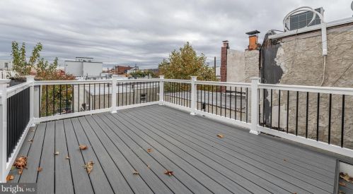 1621 10th St, Philadelphia PA 19148-1132 exterior