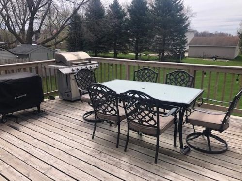 1504 Trott Ave, Willmar, MN 56201-4437