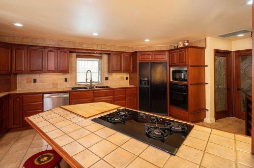 10140 Olympic Blvd, Truckee CA  96161-1701 exterior