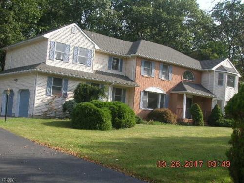 86 Fernia Dr, Dover, NJ 07869-1230