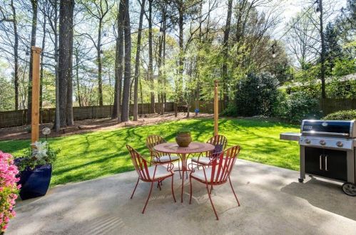 2522 Fontainebleau Dr, Atlanta GA  30360-1230 exterior