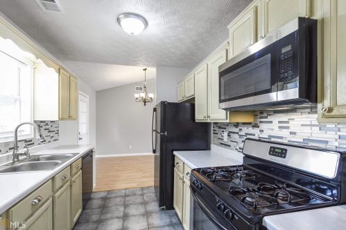 6127 Lauren Ln, Rex GA  30273-1255 exterior