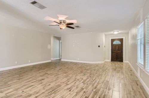 1236 Dexford Dr, Austin TX  78753-1604 exterior