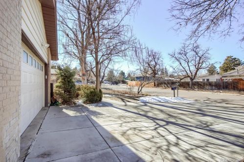 12298 Louisiana Dr, Aurora CO 80012-4316 exterior