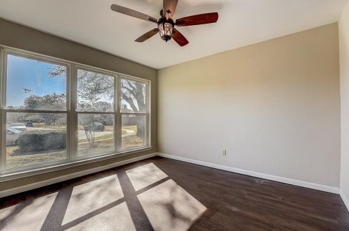 2006 Rochelle Ln, Carrollton TX 75007-2209 exterior