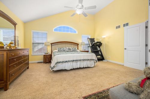 1826 Luther Lowell Ln, Sycamore IL  60178-8751 exterior