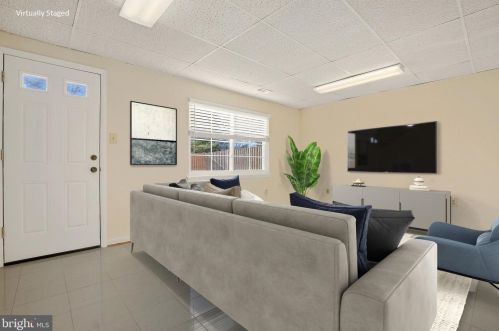 1414 Elm Grv Cir, Silver Spring MD 20905-6060 exterior