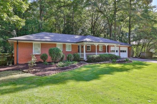 615 Inglis Dr, Marietta, GA 30067-6709
