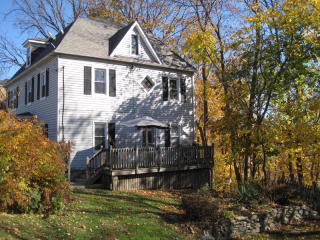 318 Kent St, Delaware Park, NJ 08865-3427