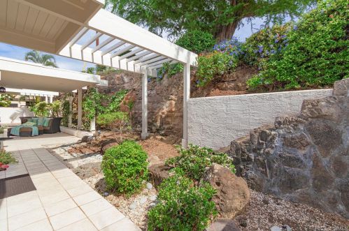 113 Lumahai St, Honolulu HI  96825-2101 exterior