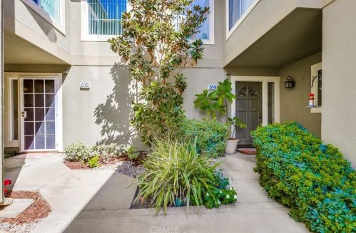 512 Hollydale Ln, Anaheim CA  92808-1921 exterior