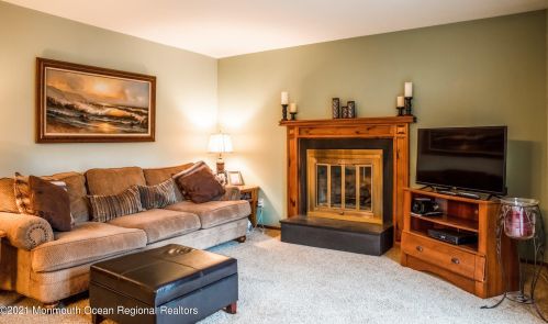 14 Cornell Ct, Tinton Falls NJ 07724-9720 exterior