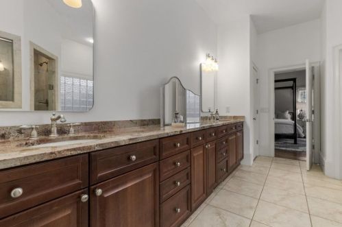 304 Frst Vly Ct, Atlanta GA  30342-2353 exterior