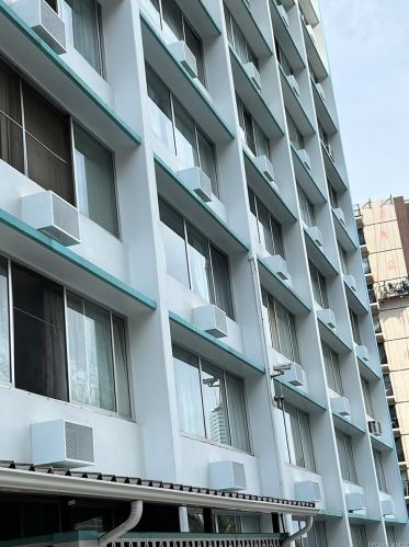 1560 Kanunu St, Honolulu HI  96814-3244 exterior