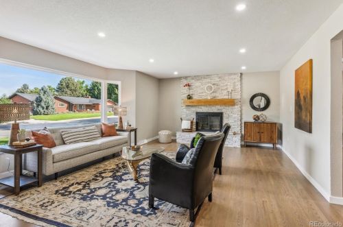 2070 Un Dr, Aurora CO 80015-6600 exterior