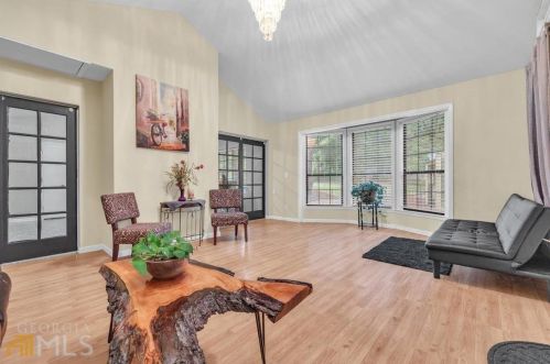 6685 Doublegate Ln, Rex GA 30273-2134 exterior