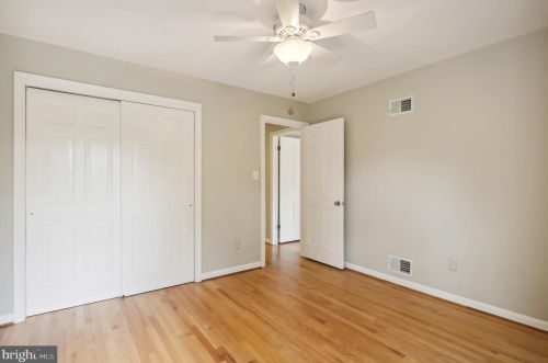 1221 Pinecrest Cir, Silver Spring MD 20910-1626 exterior