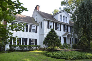 27 Main St, Farmington, CT 06032-2229