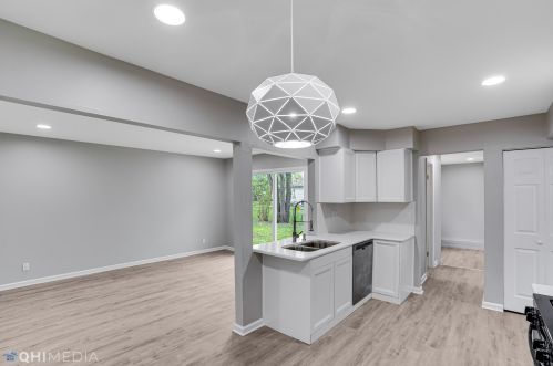 221 Northridge Ave, Lemont, IL 60440-2357
