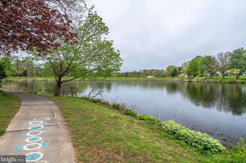 5454 Lighthouse Ln, Springfield VA  22015-1934 exterior