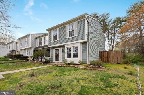 8400 Cacapon Ct, Lorton, VA 22079-3026