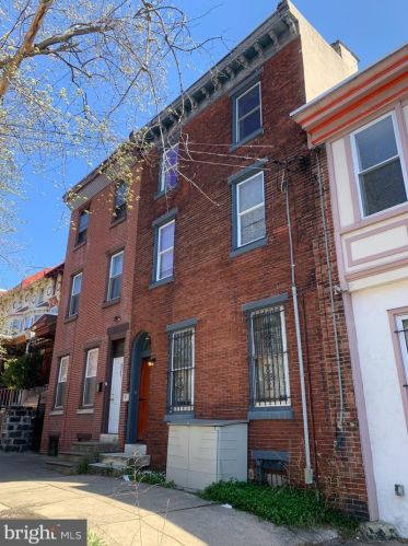 627 42nd St, Philadelphia, PA 19104-1479
