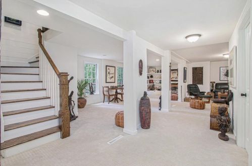 4142 Haverhill Dr, Atlanta GA  30342-3818 exterior