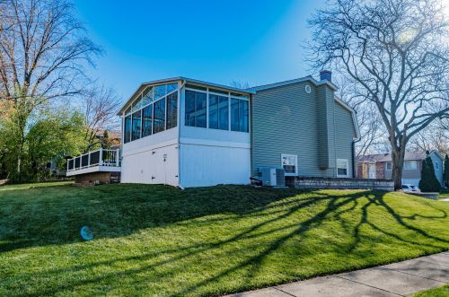 418 Liberty Dr, Lemont IL  60440-1217 exterior