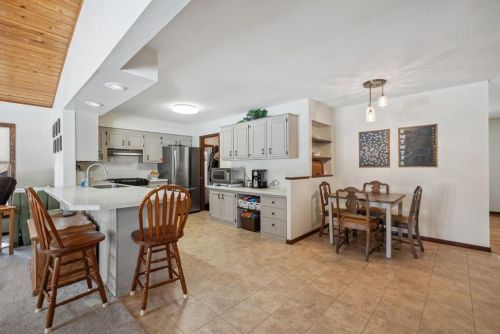 13565 Findlay Ave, Saint Paul MN  55124-8068 exterior