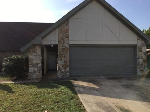6305 Walraven Cir, Fort Worth TX  76133-3409 exterior