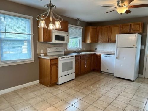 8 Anita Ter, Waterbury, CT 06716-3208