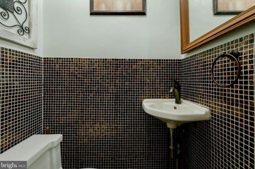 231 Orange St, Lancaster PA  17602-2914 exterior