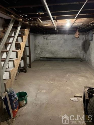 513 Stuyvesant Ave, Trenton NJ  08618-4123 exterior