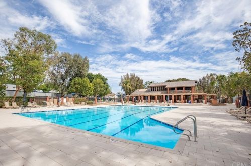 15 Alba, Irvine CA  92620-1901 exterior